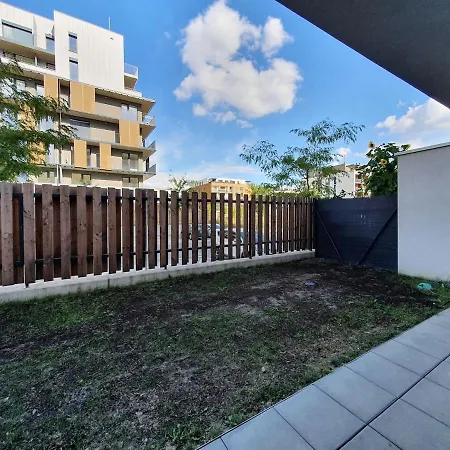 Lovely 2-bedroom In *