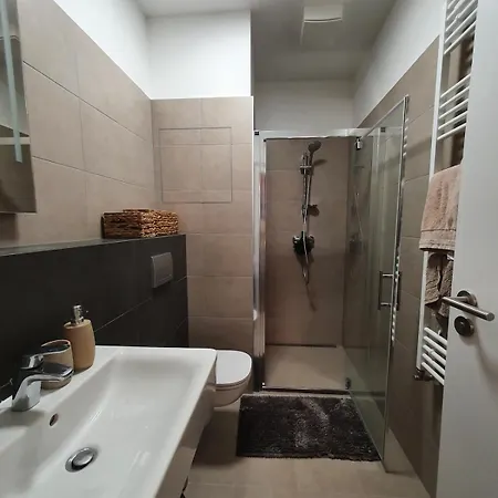 Lovely 2-bedroom In * Pozsony