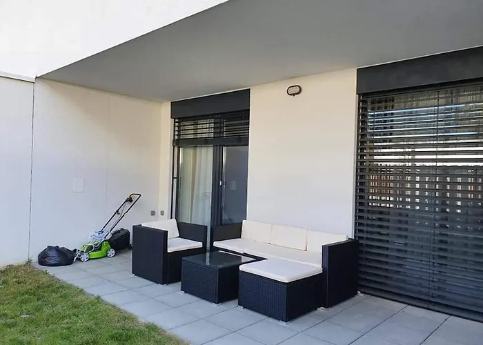 Lovely 2-bedroom In Апартаменти Братислава