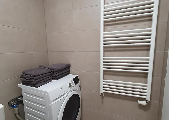 Lovely 2-bedroom In * Братислава