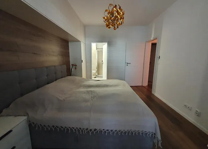 Lovely 2-bedroom In *