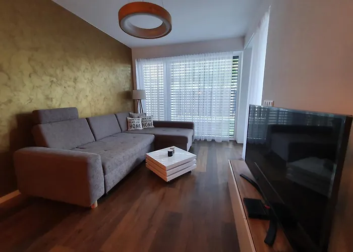 Апартаменти Lovely 2-bedroom In Братислава