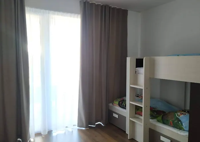 Lovely 2-bedroom In * Братислава